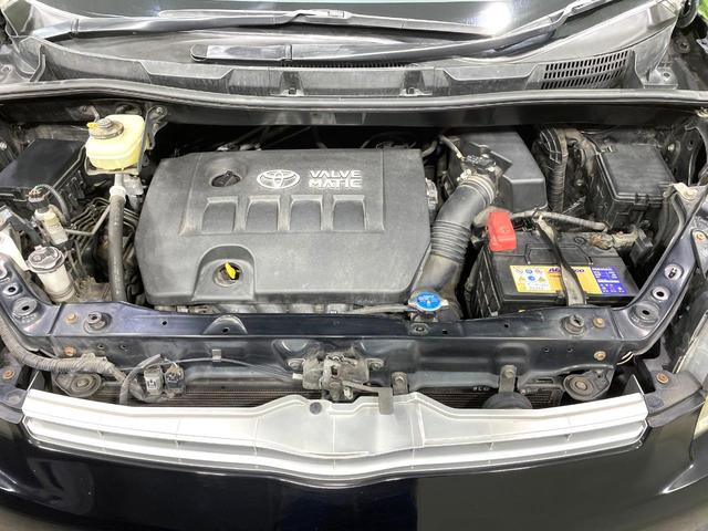 ヴォクシー ＺＳ　煌ＩＩ　純正ナビ　バックカメラ　後席モニター　禁煙車　両側電動ドア　ＨＩＤヘッド　スマートキー　ドラレコ　Ｂｌｕｅｔｏｏｔｈ再生　ＥＴＣ　オートライト／エアコン　純正１６インチアルミ　フォグライト（18枚目）