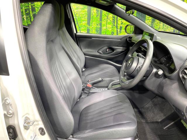 ヤリス Ｘ　純正ディスプレイオーディオ　バックカメラ　禁煙車　セーフティセンス　車線逸脱警報　オートマチックハイビーム　オートライト　Ｂｌｕｅｔｏｏｔｈ再生　ＥＴＣ　スマートキー　電動格納ミラー　盗難防止システム（10枚目）
