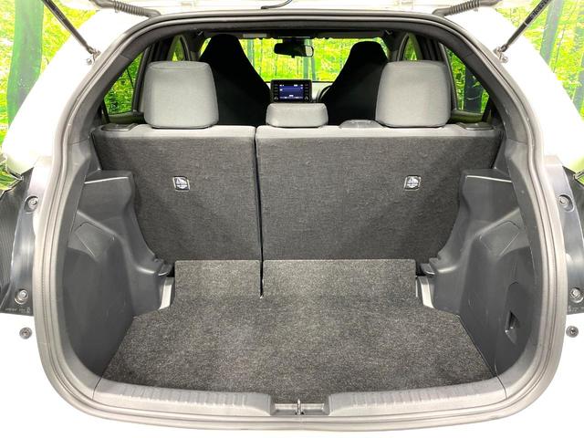 ヤリス Ｘ　純正ディスプレイオーディオ　バックカメラ　禁煙車　セーフティセンス　車線逸脱警報　オートマチックハイビーム　オートライト　Ｂｌｕｅｔｏｏｔｈ再生　ＥＴＣ　スマートキー　電動格納ミラー　盗難防止システム（32枚目）