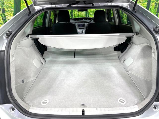 プリウス S 純正ナビ バックカメラ 禁煙車 クルーズコントロール HIDヘッド フルセグ Bluetooth再生 ETC スマートキー オートライト/エアコン 電動格納ミラー 純正15インチアルミ シートリフター(12枚目)