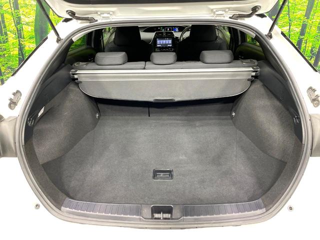プリウス Ｓ　純正９型ナビ　バックカメラ　禁煙車　スマートキー　ＬＥＤヘッド／フォグ　ドラレコ　フルセグ　Ｂｌｕｅｔｏｏｔｈ再生　ＥＴＣ　エアロ　革巻きステアリング　オートライト／エアコン　盗難防止装置（10枚目）
