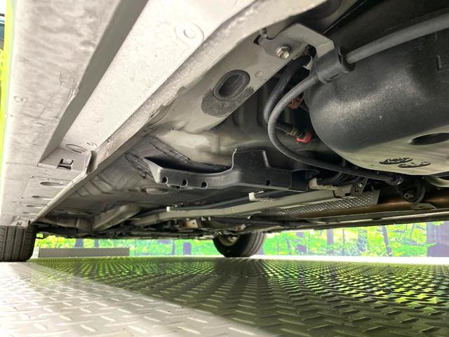 プリウス Ｓ　純正ナビ　バックカメラ　禁煙車　ＨＩＤヘッド　フルセグ　Ｂｌｕｅｔｏｏｔｈ再生　ＥＴＣ　スマートキー　オートライト／エアコン　純正１５インチアルミ　盗難防止システム　横滑り防止装置（22枚目）