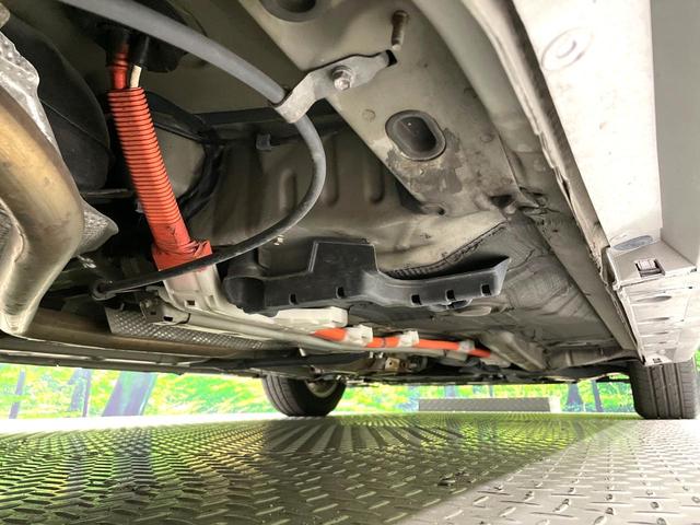 プリウス Ｓ　純正ナビ　バックカメラ　禁煙車　ＨＩＤヘッド　フルセグ　Ｂｌｕｅｔｏｏｔｈ再生　ＥＴＣ　スマートキー　オートライト／エアコン　純正１５インチアルミ　盗難防止システム　横滑り防止装置（23枚目）