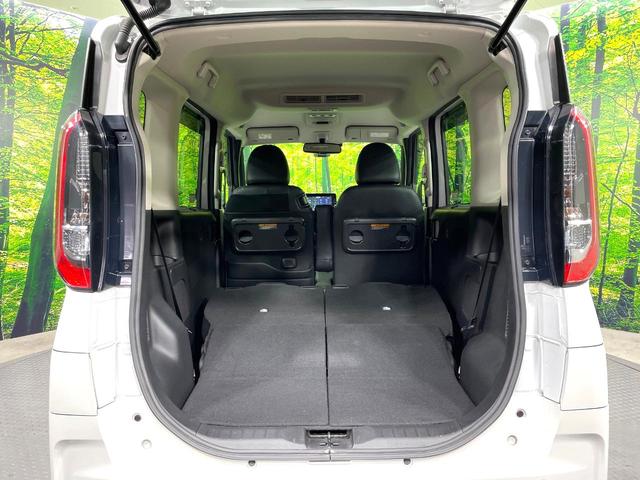 ���i�̂���������ʋ΁A���}���ɏ\���ȉ׎��X�y�[�X���m�ۂ��Ă���܂��B�Z�J���h�V�[�g��|���ƁA�傫�ȉו��̐ύڂ��\�ł���