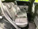 後部座席も気になるようなキズ・汚れやへたり等、大きなダメージはなく、良好な状態です。