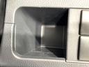 リミテッド　禁煙車　ハーフレザー　ＨＩＤヘッド　オーディオ　オートエアコン／ライト　スマートキー　電動格納ミラー　純正１４インチアルミ　盗難防止システム　プライバシーガラス（42枚目）