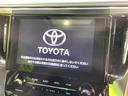 アルファード ２．５Ｓ　Ｃパッケージ　サンルーフ　純正９型ディスプレイ　後席モニター　両側電動ドア　衝突軽減装置　レーダークルーズ　デジタルインナーミラー　ブラインドスポットモニター　電動リアゲート　３眼ＬＥＤヘッド　ドラレコ　ＥＴＣ（4枚目）