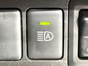 Ｔセーフティパッケージ　ＳＤナビ　全周囲カメラ　禁煙車　衝突軽減装置　ＨＩＤヘッド　シートヒーター　オートマチックハイビーム　フルセグ　Ｂｌｕｅｔｏｏｔｈ再生　ＥＴＣ　スマートキー　アイドリングストップ　横滑り防止装置（31枚目）