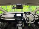 プリウス U 純正8型ディスプレイ バックカメラ 禁煙車 衝突軽減装置 レーダークルーズ AC100V電源 ブラインドスポットモニター ハンドルヒーター LEDヘッド ドラレコ フルセグ Bluetooth ETC 中古車画像_2