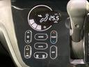 【オートエアコン】一度お好みの温度に設定すれば、車内の温度を検知し風量や温度を自動で調整。暑い…寒い…と何度もスイッチ操作をする必要はありません。快適な車内空間には必須の機能ですね♪