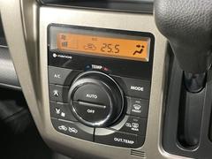 【オートエアコン】一度お好みの温度に設定すれば、車内の温度を検知し風量や温度を自動で調整。暑い…寒い…と何度もスイッチ操作をする必要はありません。快適な車内空間には必須の機能ですね♪ 6