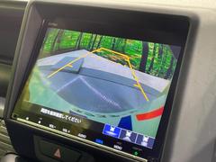 【バックカメラ】駐車時に後方がリアルタイム映像で確認できます。大型商業施設や立体駐車場での駐車時や、夜間のバック時に大活躍！運転スキルに関わらず、今や必須となった装備のひとつです！ 5