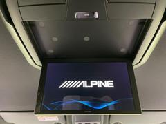 【アルパイン１２型フリップダウンモニター】大画面モニターで後席でもエンタメをお楽しみいただけます。小さなお子様にも大人気の装備です♪ 5