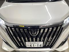 【純正エアロ】人気の純正エアロを装備！クルマの外観がよりスタイリッシュになり、街中で存在感あふれる１台に♪将来買い替える時にもリセールに影響しやすく、価値ある人気の装備です！ 3