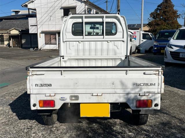 スクラムトラック ＫＣスペシャル　４ＷＤ　寒冷地仕様　パワーステアリング　エアコン　運転席＆助手席エアバッグ　三方開（9枚目）