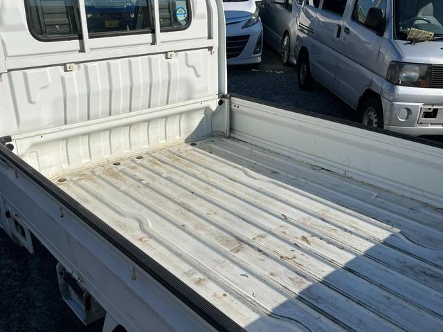 スクラムトラック ＫＣスペシャル　４ＷＤ　寒冷地仕様　パワーステアリング　エアコン　運転席＆助手席エアバッグ　三方開（11枚目）