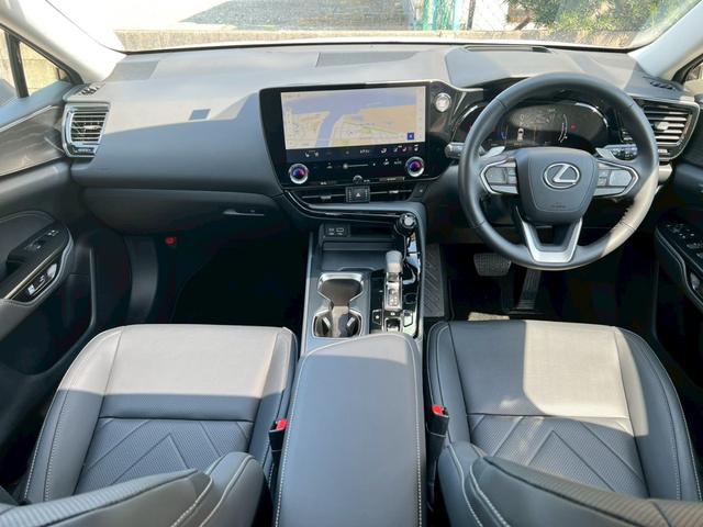 ＮＸ ＮＸ２５０　バージョンＬ　サンルーフ　三眼ＬＥＤ　本革シート　パノラミックビューモニター　純正１４インチナビオーディオ　フルセグＴＶ　アラウンドビューモニター　ｂｌｕｅｔｏｏｔｈ接続　ステアヒーター　ベンチレーション（5枚目）