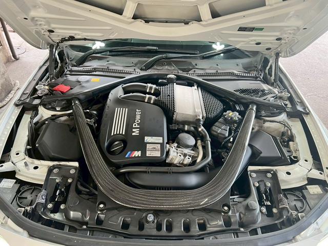 Ｍ４ Ｍ４クーペ　Ｍ４クーペ　ＡＣシュニッツァーコンプリートカー　２０インチ　カーボンフロントフリッパー　アンダースポイラー　フロントサイドウィングカナード　カーボンリアディフューザー　デュアルツインマフラー（16枚目）