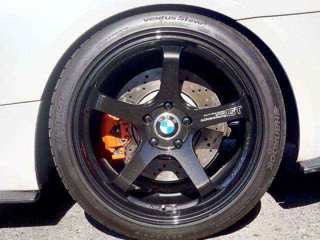 Ｍ３ Ｍ３クーペ　車高調　新品アドバンレーシング１９インチ　ＧｒｕｐｐｅＭカーボンラムエアシステム　可変バルブ付ワンオフマフラー　カーボンパーツ　アンドロイドオーディオ　オレンジカラーキャリパー（9枚目）