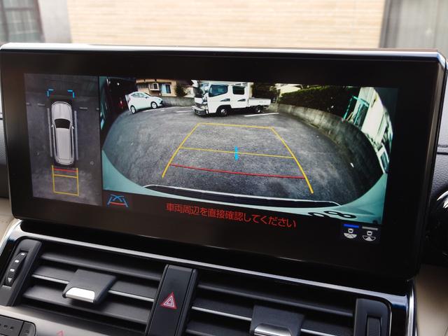 �O���E����̃J���������łȂ��A�A���E���h�r���[���j�^�[�ɂ��Ԍɓ���╁�i�̎��񂵂����S�ł�