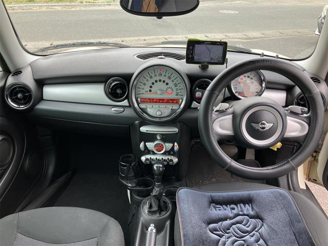 ＭＩＮＩ ワン　ナビ　アルミホイール　キーレスエントリー　電動格納ミラー　ＡＴ　盗難防止システム　ＡＢＳ　エアコン　パワーステアリング　パワーウィンドウ　ＣＤ（2枚目）