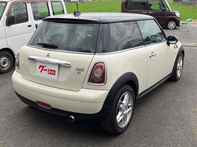 ＭＩＮＩ ワン　ナビ　アルミホイール　キーレスエントリー　電動格納ミラー　ＡＴ　盗難防止システム　ＡＢＳ　エアコン　パワーステアリング　パワーウィンドウ　ＣＤ（20枚目）