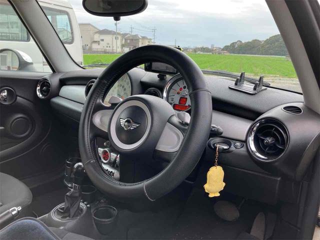 ＭＩＮＩ ワン　ナビ　アルミホイール　キーレスエントリー　電動格納ミラー　ＡＴ　盗難防止システム　ＡＢＳ　エアコン　パワーステアリング　パワーウィンドウ　ＣＤ（40枚目）