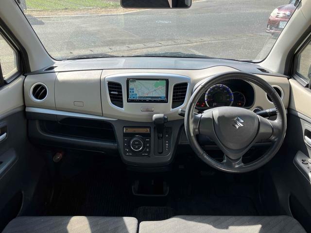 ワゴンＲ ＦＸリミテッド　ＥＴＣ　ナビ　ＴＶ　オートライト　スマートキー　アイドリングストップ　電動格納ミラー　ベンチシート　ＣＶＴ　盗難防止システム　ＡＢＳ　ＣＤ　ＤＶＤ再生　ＵＳＢ　Ｂｌｕｅｔｏｏｔｈ　アルミホイール（2枚目）