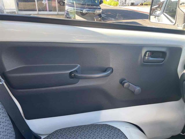 キャリイトラック  4WD MT エアコン 運転席エアバッグ(25枚目)