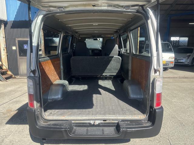 キャラバン ロングＤＸ　ＥＴＣ　バックカメラ　ナビ　ＴＶ　両側スライドドア　ＡＴ　ＤＶＤ再生　ＵＳＢ　エアコン　パワーウィンドウ　運転席エアバッグ（19枚目）