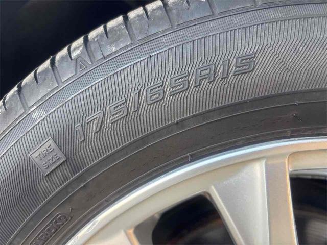 アクア Ｇ　ＥＴＣ　バックカメラ　ナビ　ＴＶ　アルミホイール　キーレスエントリー　電動格納ミラー　ＣＶＴ　衝突安全ボディ　ＡＢＳ　ＥＳＣ　ＣＤ　ＵＳＢ　エアコン　パワーステアリング　パワーウィンドウ（32枚目）