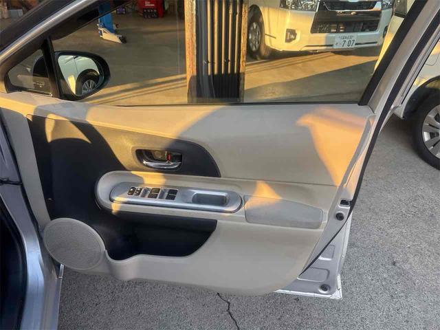 アクア Ｇ　ＥＴＣ　バックカメラ　ナビ　ＴＶ　アルミホイール　キーレスエントリー　電動格納ミラー　ＣＶＴ　衝突安全ボディ　ＡＢＳ　ＥＳＣ　ＣＤ　ＵＳＢ　エアコン　パワーステアリング　パワーウィンドウ（34枚目）