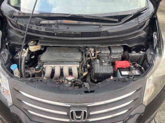 フリード Ｇ　エアロ　ジャストセレクション　ドライブレコーダー　ＥＴＣ　バックカメラ　ナビ　ＴＶ　両側スライド・片側電動　オートライト　スマートキー　電動格納ミラー　３列シート　ウォークスルー　ＣＶＴ　アルミホイール　記録簿　盗難防止システム（9枚目）