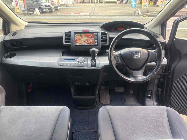 フリード Ｇ　エアロ　ジャストセレクション　ドライブレコーダー　ＥＴＣ　バックカメラ　ナビ　ＴＶ　両側スライド・片側電動　オートライト　スマートキー　電動格納ミラー　３列シート　ウォークスルー　ＣＶＴ　アルミホイール　記録簿　盗難防止システム（16枚目）