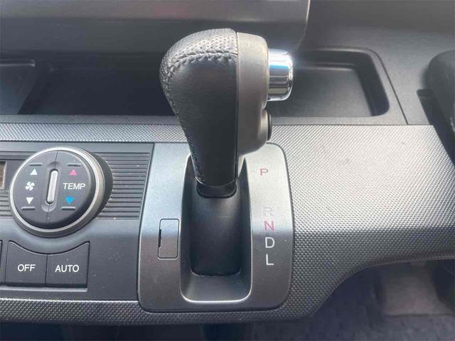 フリード Ｇ　エアロ　ジャストセレクション　ドライブレコーダー　ＥＴＣ　バックカメラ　ナビ　ＴＶ　両側スライド・片側電動　オートライト　スマートキー　電動格納ミラー　３列シート　ウォークスルー　ＣＶＴ　アルミホイール　記録簿　盗難防止システム（26枚目）