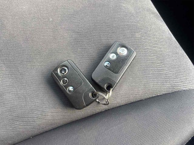 フリード Ｇ　エアロ　ジャストセレクション　ドライブレコーダー　ＥＴＣ　バックカメラ　ナビ　ＴＶ　両側スライド・片側電動　オートライト　スマートキー　電動格納ミラー　３列シート　ウォークスルー　ＣＶＴ　アルミホイール　記録簿　盗難防止システム（32枚目）