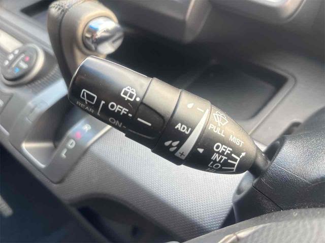 フリード Ｇ　エアロ　ジャストセレクション　ドライブレコーダー　ＥＴＣ　バックカメラ　ナビ　ＴＶ　両側スライド・片側電動　オートライト　スマートキー　電動格納ミラー　３列シート　ウォークスルー　ＣＶＴ　アルミホイール　記録簿　盗難防止システム（44枚目）