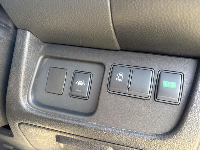 セレナ 20X S-ハイブリッド ETC バックカメラ ナビ TV オートクルーズコントロール レーンアシスト 衝突被害軽減システム 両側スライド・片側電動 オートライト スマートキー アイドリングストップ 電動格納ミラー 3列シート(7枚目)