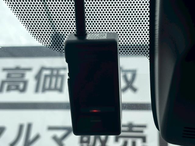 アクア 　純正９インチナビ／Ｂｌｕｅｔｏｏｔｈ／フルセグＴＶ／バックモニター／トヨタセーフティセンス／レーンキープ／ＥＴＣ／スマートキー／プッシュスタート／オートハイビーム／ステアリングリモコン（13枚目）