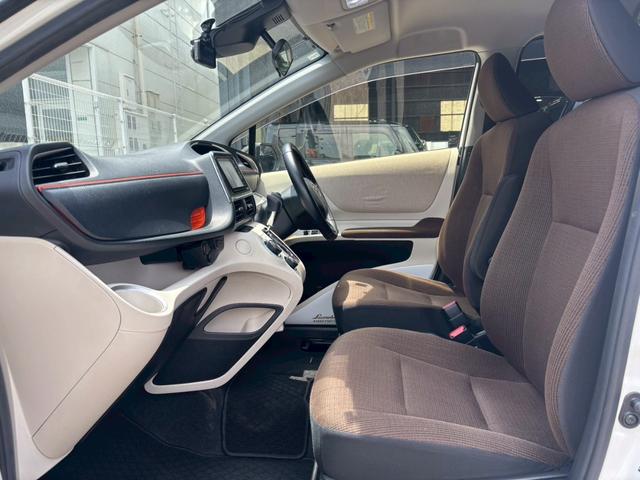 シエンタ ハイブリッドＧ　純正ナビ／Ｂｌｕｅｔｏｏｔｈ／純正フリップダウンモニター／トヨタセーフティセンス／両側電動スライドドア／ＥＴＣ／（7枚目）