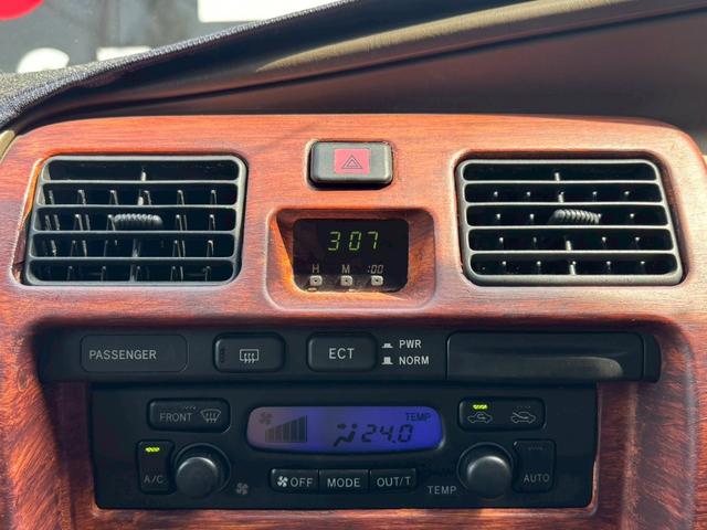 ハイラックスサーフ ＳＳＲ－Ｖ　後期モデル／背面タイヤ／ディスプレイオーディオ／Ｂｌｕｅｔｏｏｔｈ／バックモニター／オートエアコン／ＥＴＣ／保証書（17枚目）