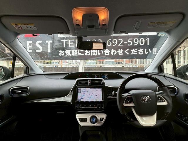 プリウス Ｓツーリングセレクション　純正９インチナビ／Ｂｌｕｅｔｏｏｔｈ／フルセグＴＶ／バックモニター／純正１７インチＡＷ／革巻きハンドル／ＥＴＣ／禁煙車（5枚目）