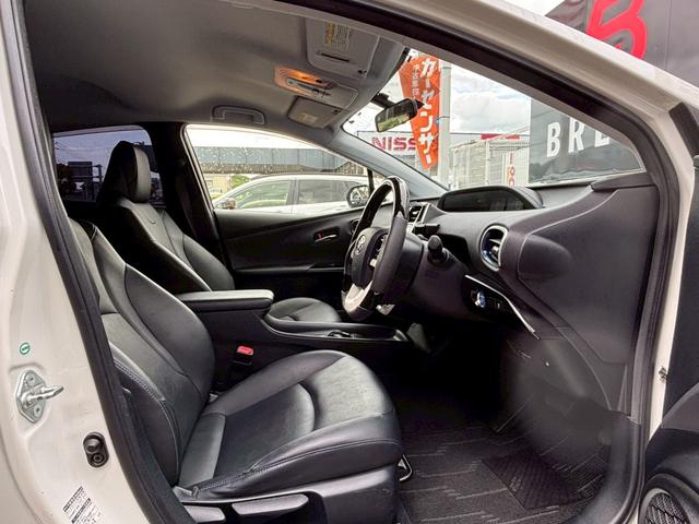 プリウス Ｓツーリングセレクション　純正９インチナビ／Ｂｌｕｅｔｏｏｔｈ／フルセグＴＶ／バックモニター／純正１７インチＡＷ／革巻きハンドル／ＥＴＣ／禁煙車（6枚目）