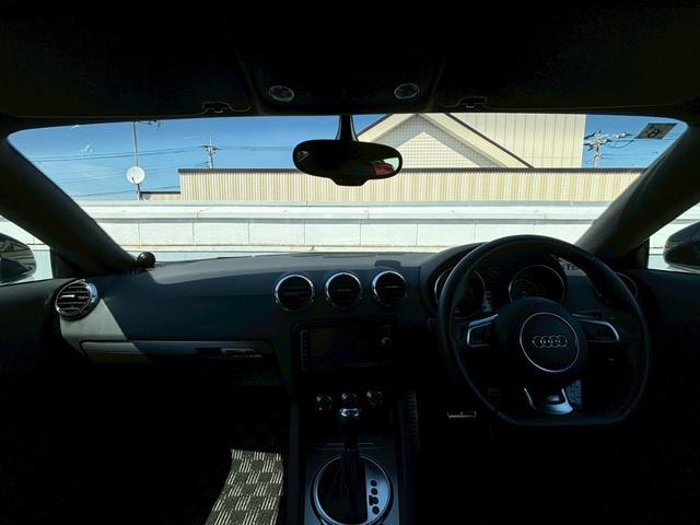 ＴＴクーペ １．８ＴＦＳＩ　Ｓラインコンペティション　純正ナビ／Ｂｌｕｅｔｏｏｔｈ／フルセグＴＶ／バックモニター／フライハイトマフラー／ツィーター／１オーナー／半革シート（5枚目）