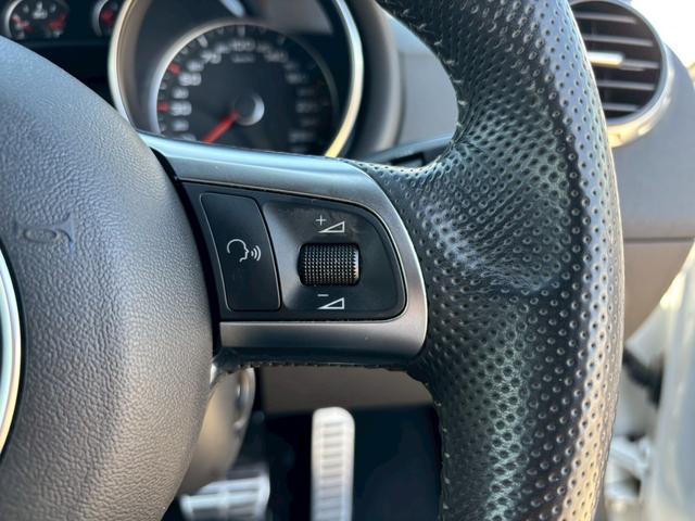 ＴＴクーペ １．８ＴＦＳＩ　Ｓラインコンペティション　純正ナビ／Ｂｌｕｅｔｏｏｔｈ／フルセグＴＶ／バックモニター／フライハイトマフラー／ツィーター／１オーナー／半革シート（19枚目）