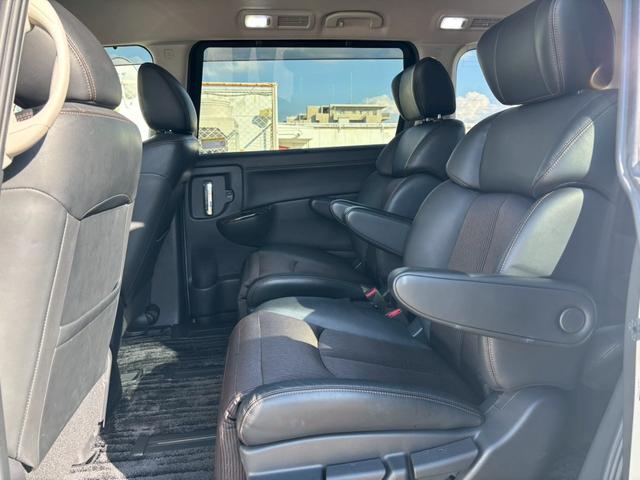 エルグランド ２５０ハイウェイスターＳ　純正９インチナビ／Ｂｌｕｅｔｏｏｔｈ／フルセグＴＶ／Ｂモニター／純正フリップダウンモニター／両側電動スライド／禁煙車／１オーナー（8枚目）