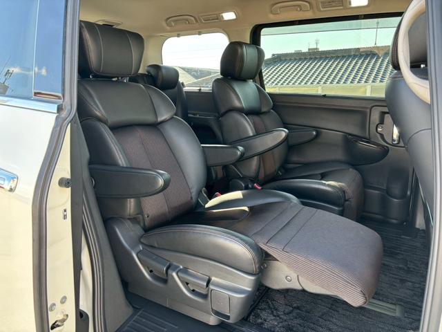 エルグランド ２５０ハイウェイスターＳ　純正９インチナビ／Ｂｌｕｅｔｏｏｔｈ／フルセグＴＶ／Ｂモニター／純正フリップダウンモニター／両側電動スライド／禁煙車／１オーナー（9枚目）