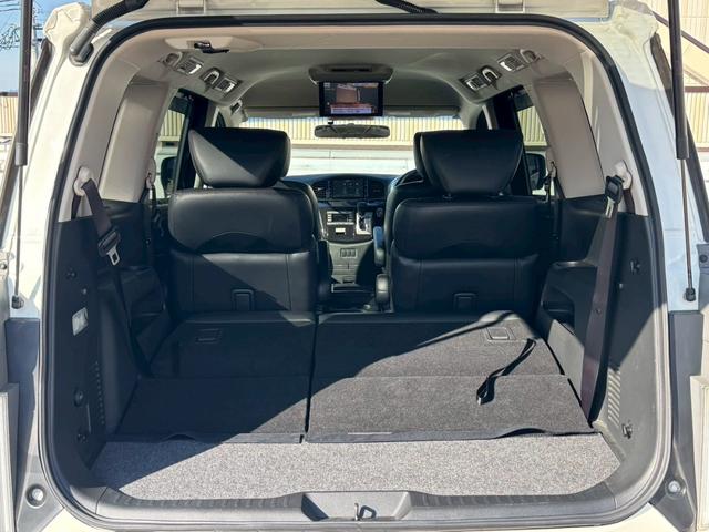 エルグランド ２５０ハイウェイスターＳ　純正９インチナビ／Ｂｌｕｅｔｏｏｔｈ／フルセグＴＶ／Ｂモニター／純正フリップダウンモニター／両側電動スライド／禁煙車／１オーナー（11枚目）