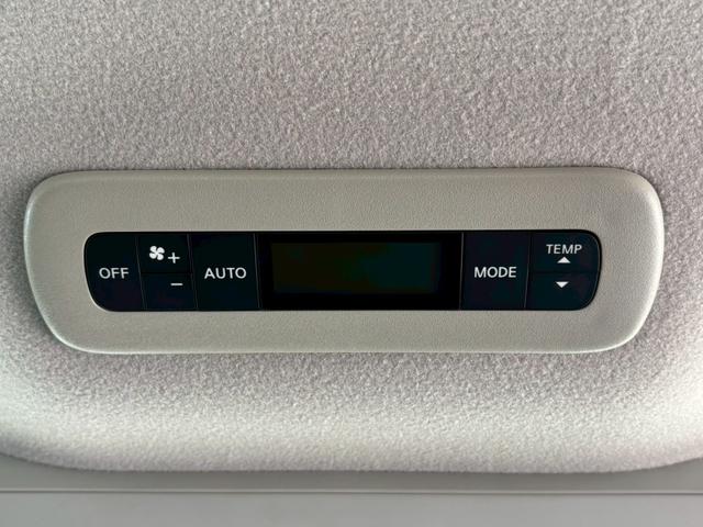 エルグランド ２５０ハイウェイスターＳ　純正９インチナビ／Ｂｌｕｅｔｏｏｔｈ／フルセグＴＶ／Ｂモニター／純正フリップダウンモニター／両側電動スライド／禁煙車／１オーナー（28枚目）