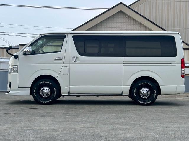 ハイエースバン 　ＯＨＬＩＮＳ（オーリンズ）車高調／ＡＬＰＩＮＥ後席モニター／キャメル色シートカバー／ＣｒｉｍｓｏｎＭｏｏｎ　ＤＥＡＮ　ＣＲＯＳＳ　ＣＯＵＮＴＲＹ／パイオニアスピーカー／クルーズコントロール／１オーナー（3枚目）